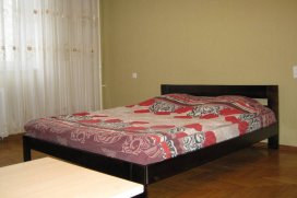 Квартира посуточно в Львове на просп. Николая Бажана, 10