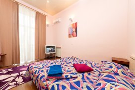 Квартира посуточно в Львове на ул. Круглоуниверситетская, 14