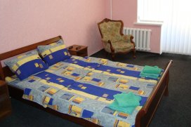 Квартира посуточно в Львове на ул. Петра Дорошенко, 3
