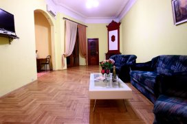 Квартира посуточно в Львове на ул. Кропивницкого, 4