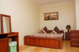 Квартира посуточно в Львове на Отрадный проспект, 16/50