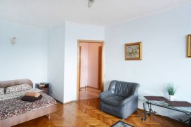 Квартира посуточно в Львове на ул. Красноармейская, 80