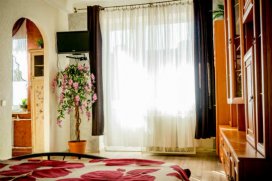 Квартира посуточно в Львове на ул. Красноткацкая, 22