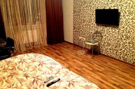 Квартира посуточно в Львове на ул. Ларисы Руденко, 8