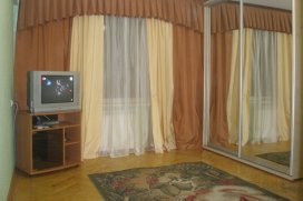 Квартира посуточно в Львове на ул. Лычаковская, 18