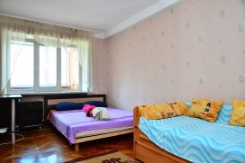 Квартира посуточно в Львове на ул. Красноармейская, 45